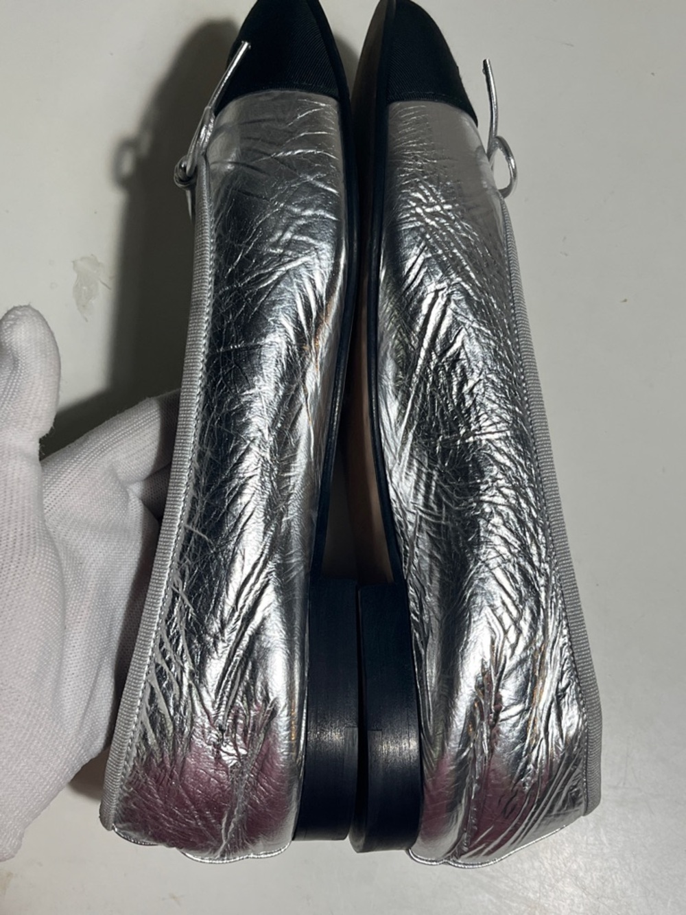 CHANEL Silver Metallic Leather Ballet Flats with Black Cap Toe - Picture 4 of 10